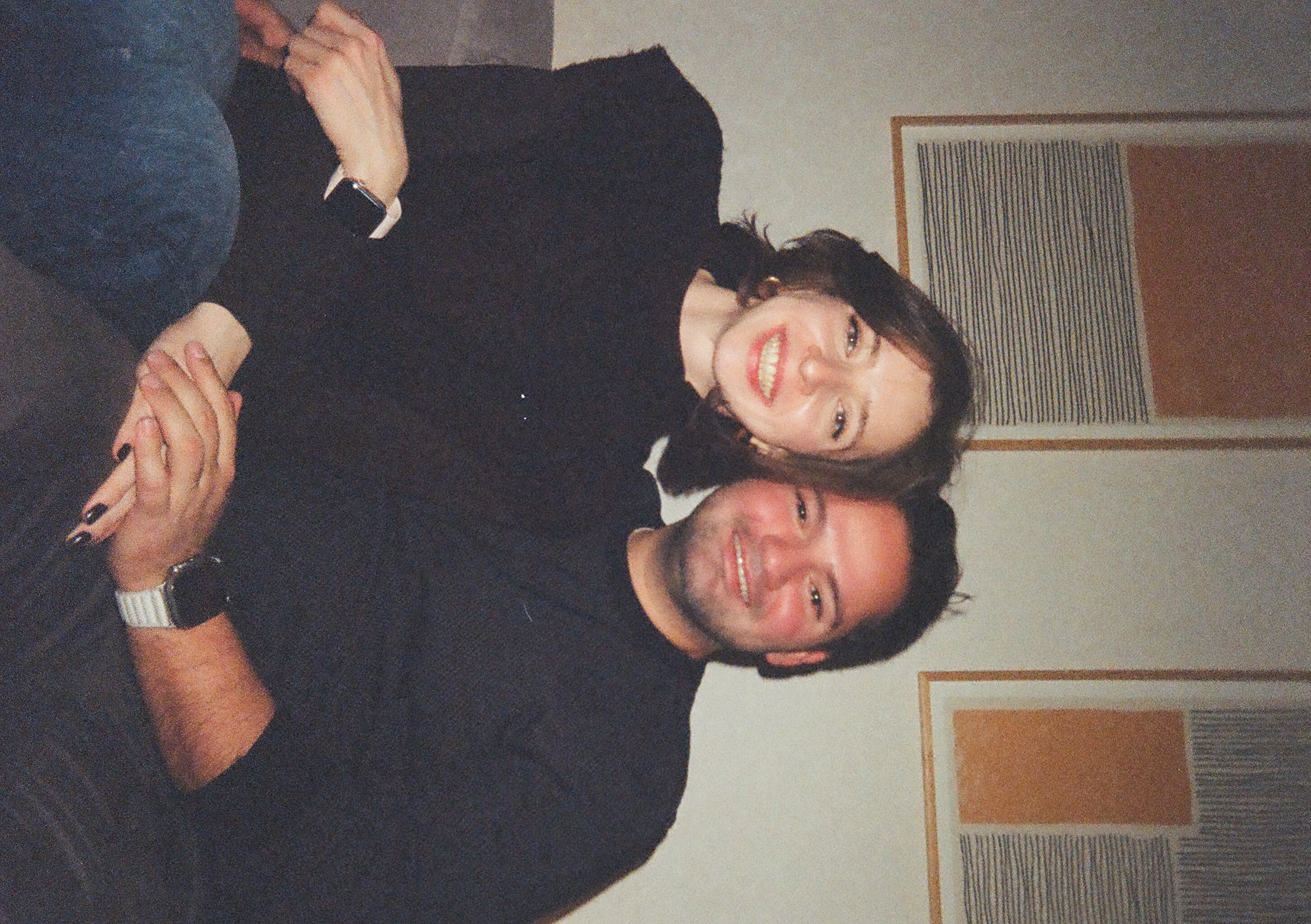 Doğal ve samimi bir çift karesi